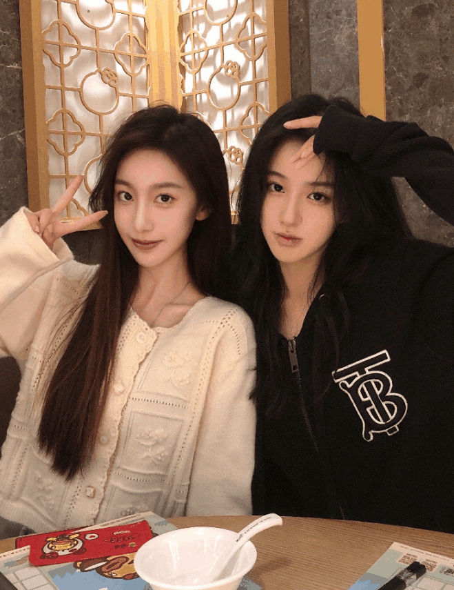 萝.莉.小学妹，胯.下.的青春美少女任你发射，粉b水.多